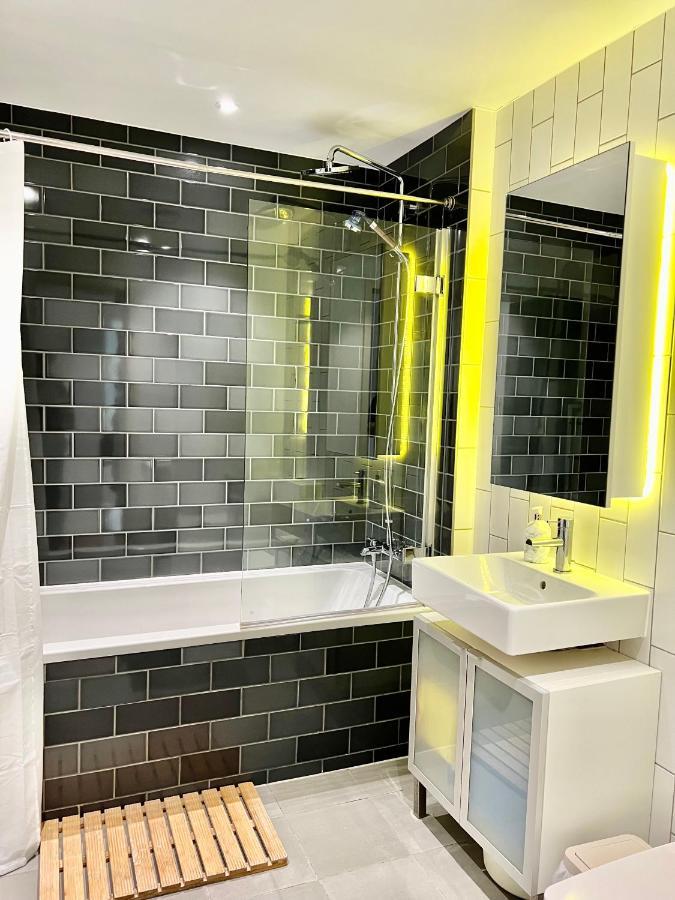 Luxury 2 Bedroom 2 Bathroom Apartment - London City Airport Londres Exterior foto